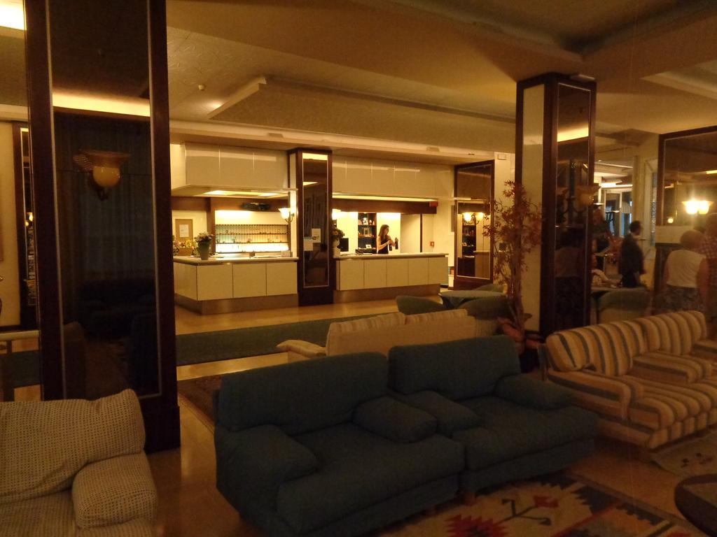 Hotel Ambasciatori Palace Лідо-ді-Єзоло Екстер'єр фото